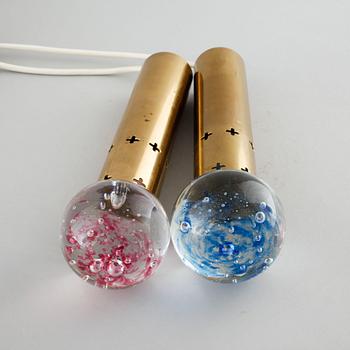 TAKLAMPOR/FÖNSTERLAMPOR, ett par, 1900-talets andra hälft.