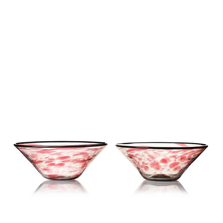 Simon Gate, a pair of glass bowls, Orrefors, Sweden ca 1930.