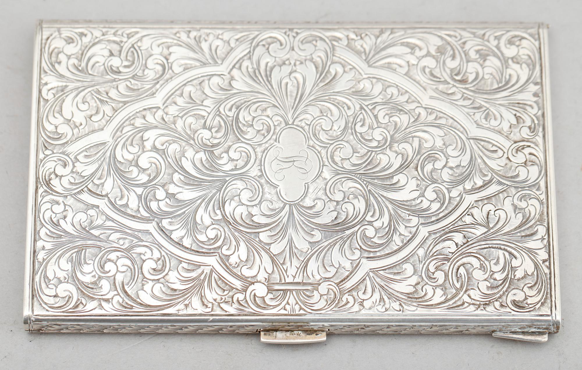 CIGARETTETUI, silver. Vikt ca 187 g.