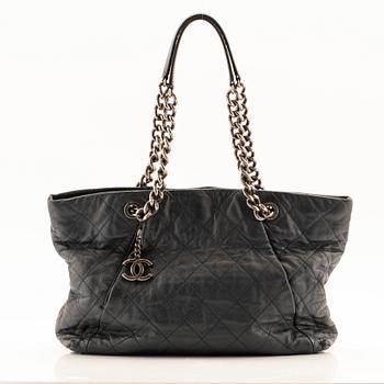 Chanel, "Coco Pleats Tote Bag", väska, 2010-tal.