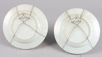 TALLRIKAR, 2 st, porslin, Kina, 1700-tal.