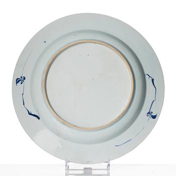 A large blue and white serving dish, Qing dynasty, Yongzheng (1723-35),