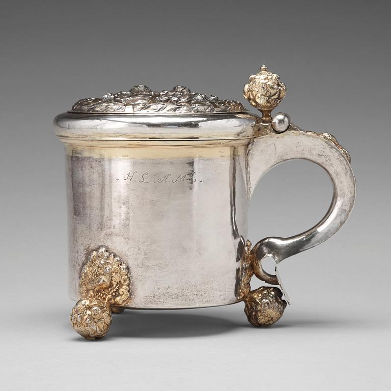 A Swedish late 17thcentury parcel-gilt silver tankard, mark of Johan Hansson Teelning (Norrköping 1661-1711).