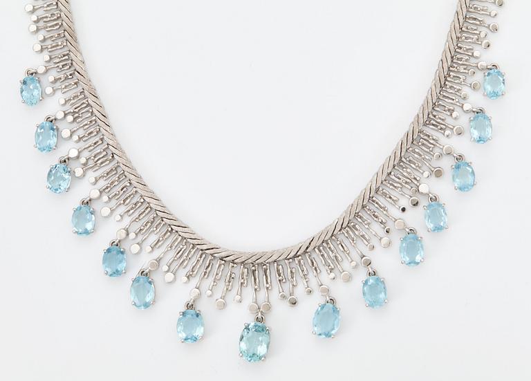 A NECKLACE.