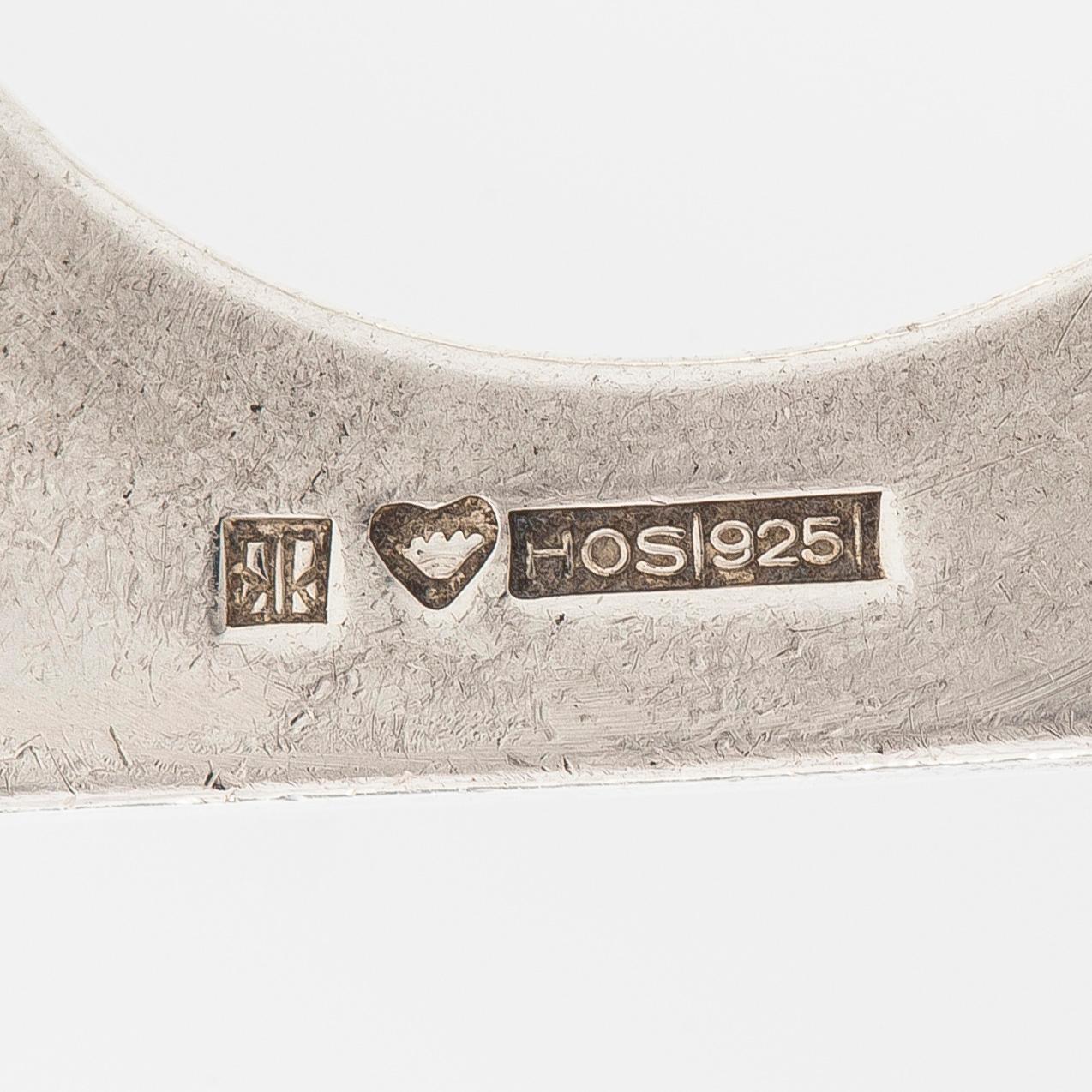 Ring, sterlingsilver och emalj. Kaunis koru, Helsingfors.