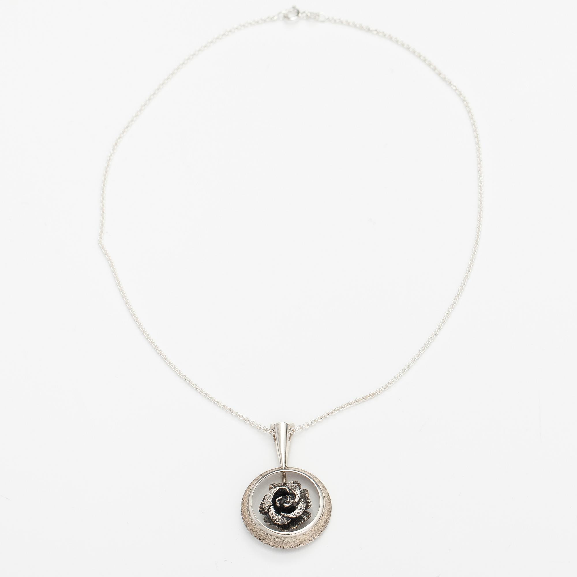 A silver ring and necklace. Martti Viikinniemi, Heinola 1972.
