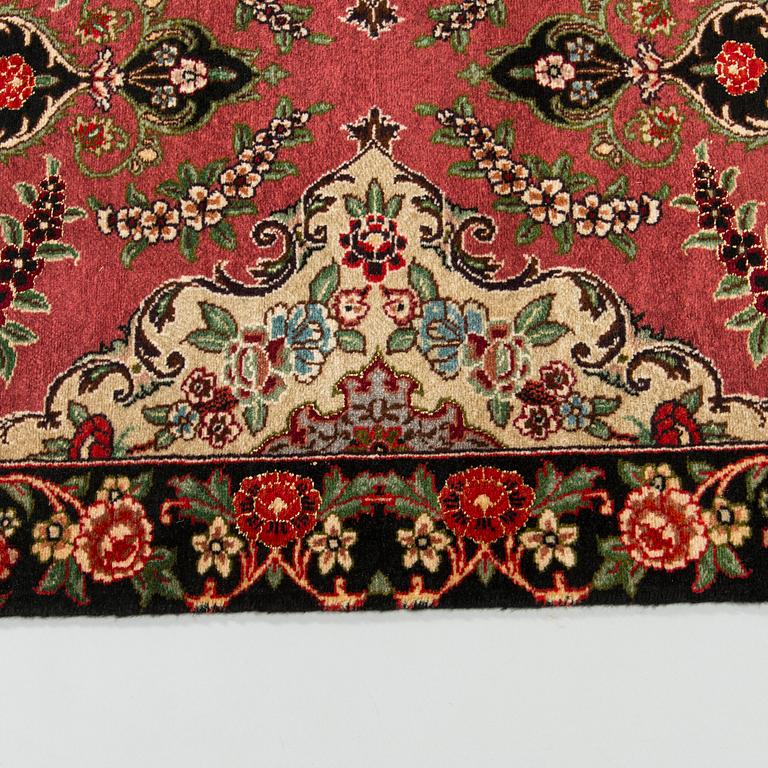 A runner, Tabriz part silk, so called 50 Radj. Ca. 400 x 90 cm.