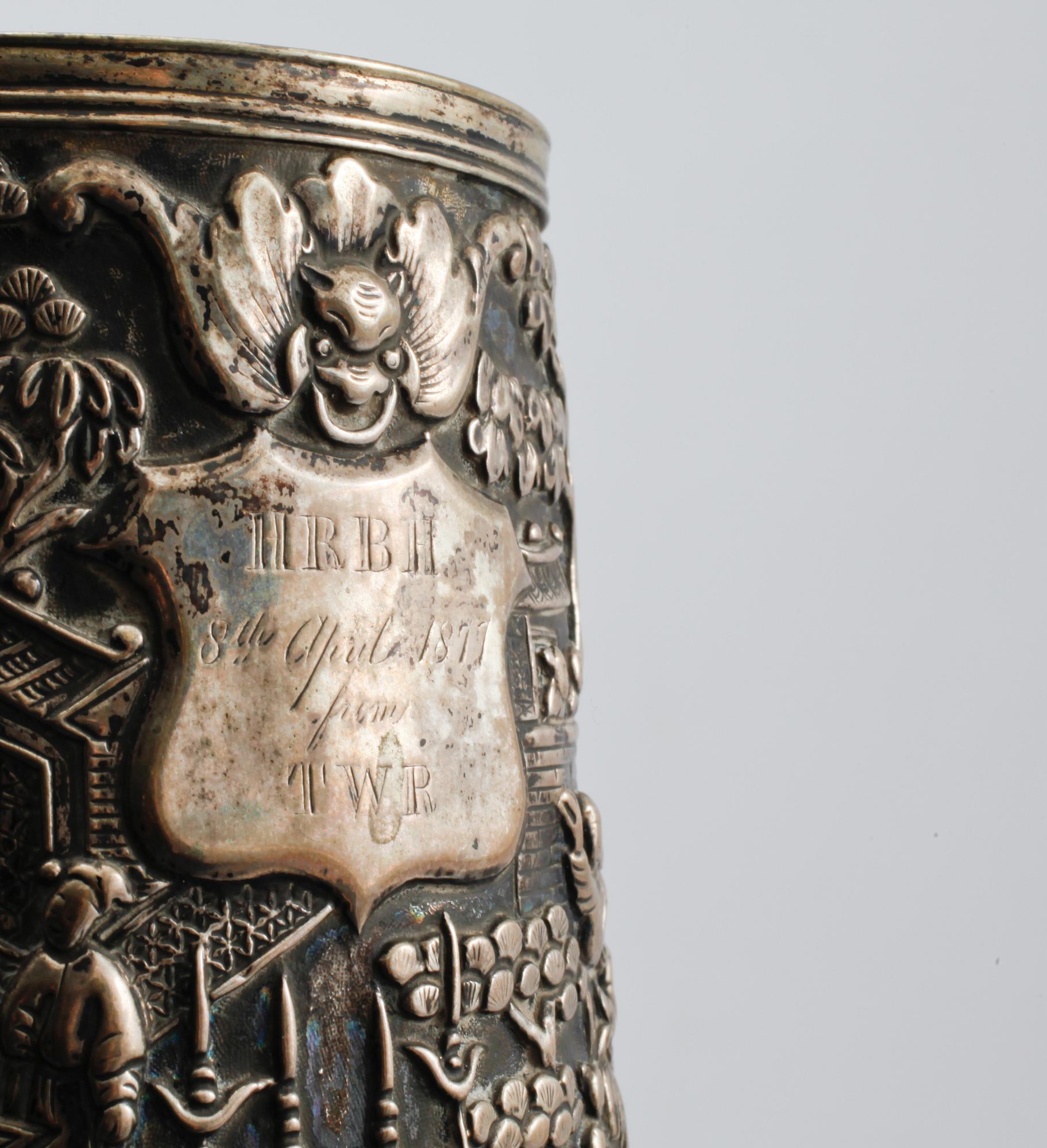 MUGG, silver, troligen Kina, 1800-talets andra hälft, vikt 240 gram.