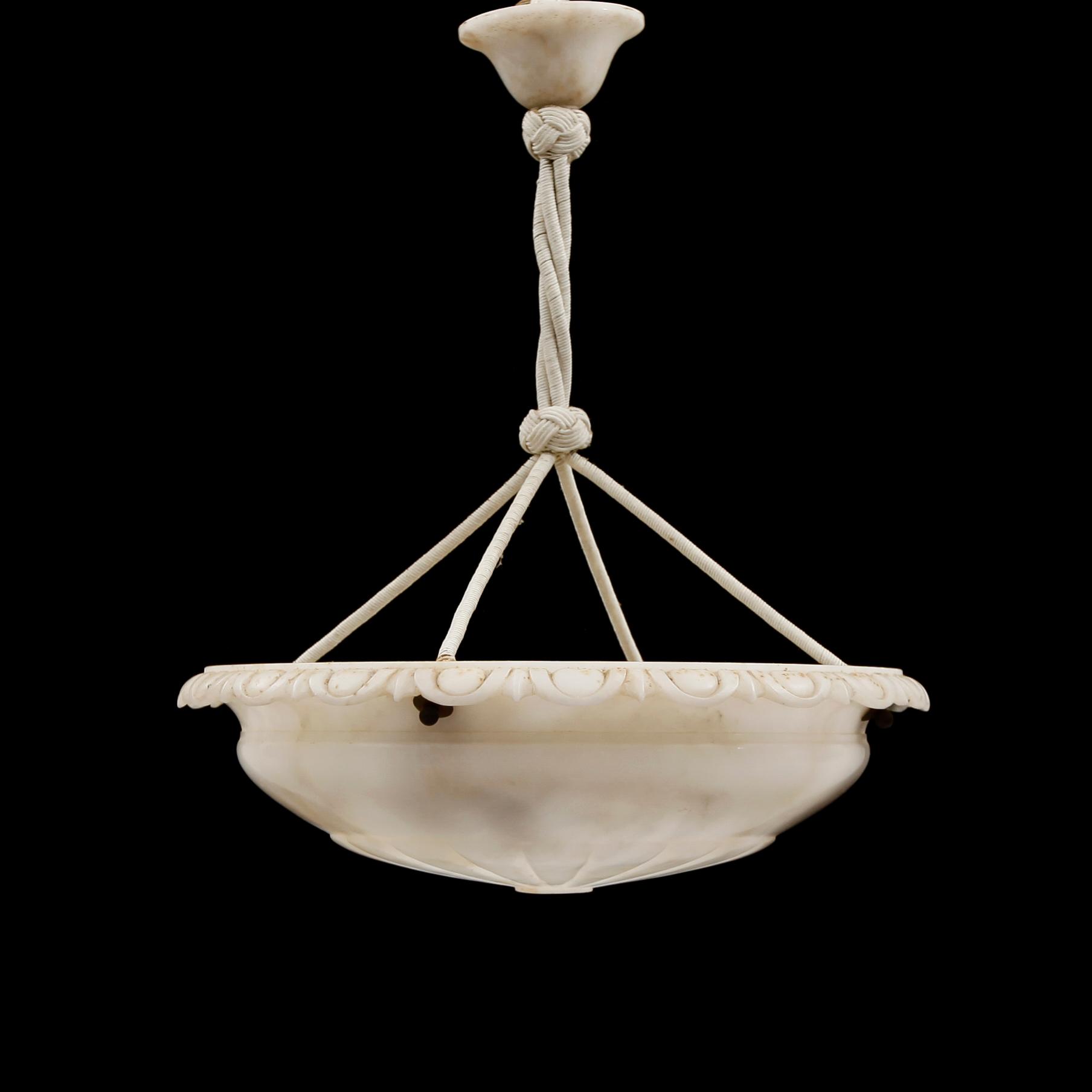 TAKLAMPA, alabaster, 1900-talets första hälft. Höjd ca 55 cm.