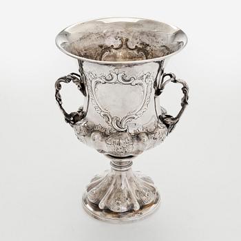 A Victorian sterling silver cup, maker's mark of Benjamin Smith III, London 1838.