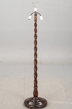 GOLVLAMPA, 1900-talets första hälft.