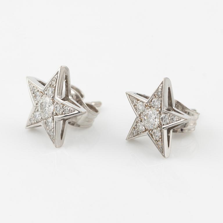 Earrings, in the shape of stars, 18K white gold with brilliant-cut diamonds.