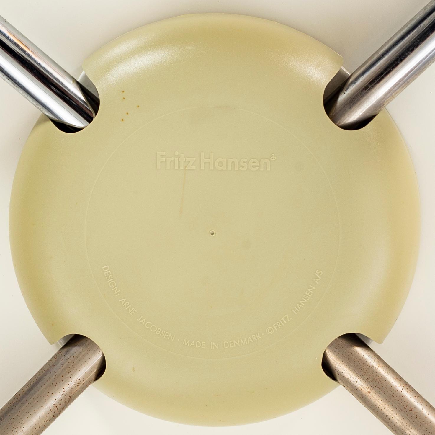 ARNE JACOBSEN, 6 st "Sjuan"  Fritz Hansen, Danmark.