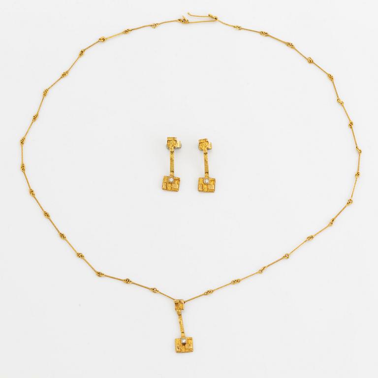 Björn Weckström, necklace and earrings,  18K gold with eight cut and brilliant cut diamonds.