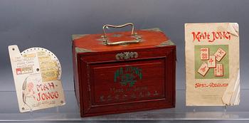 MAHJONGSPEL, trä, mässing, ben och bambu, 1900-talets första hälft.
