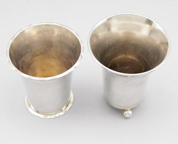 BÄGARE, 2 st, silver, GAB och CG Hallberg, Stockholm 1927/1939. Vikt ca 230 gram.