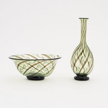 Eva Englund, skål samt flaska/vas, graalteknik, Orrefors, 1977-1978.