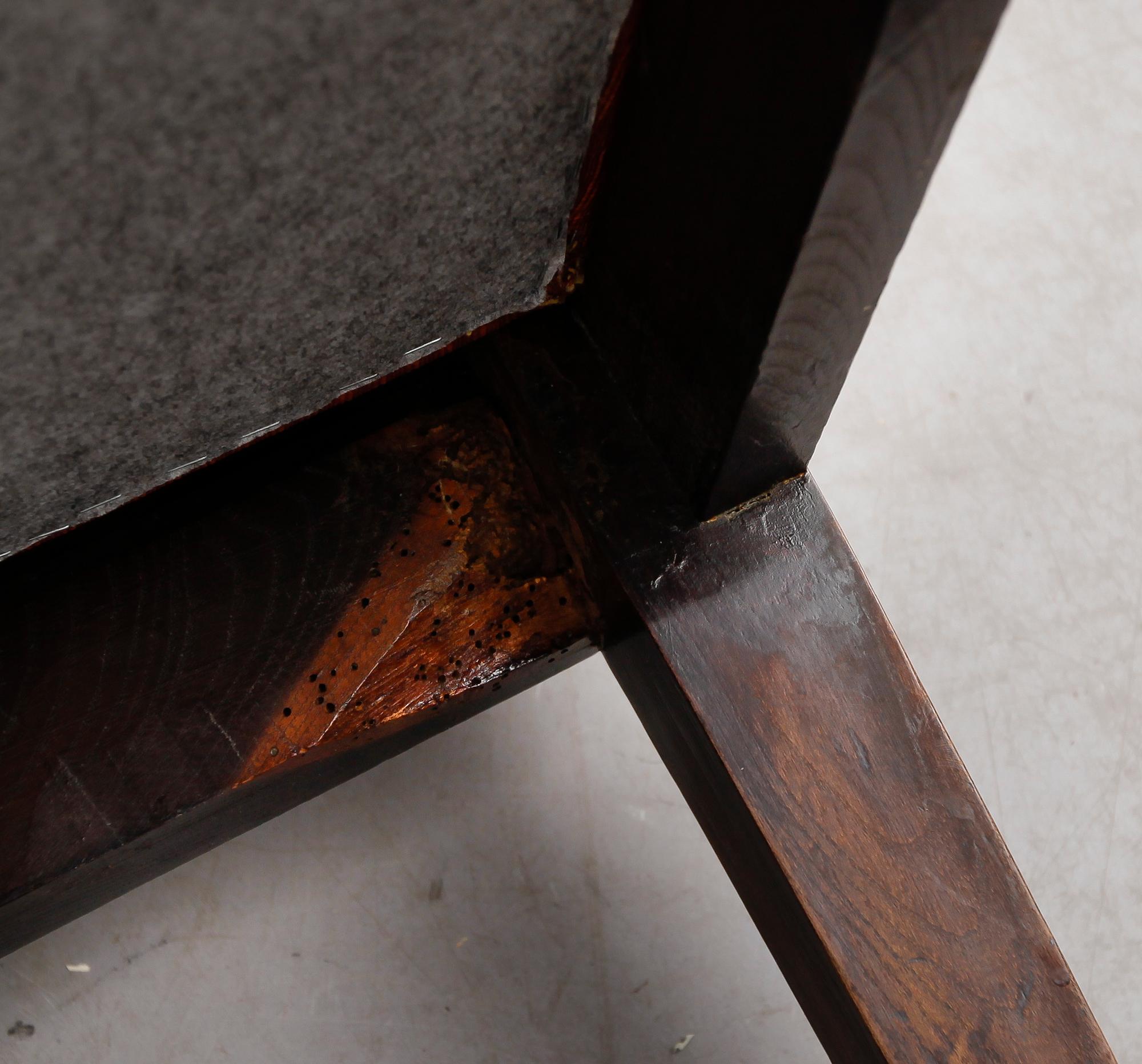 STOLAR 6 st och KARMSTOLAR 2 st, England, omkring år 1800 och 1900-tal.