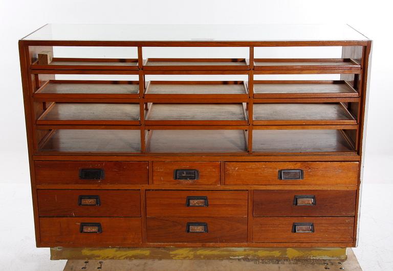 BUTIKSDISK, 1900-tal.