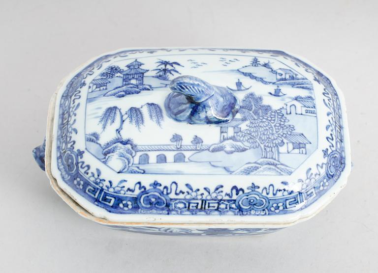 TERRIN, porslin, Kina, Qianlong 1736-1795.