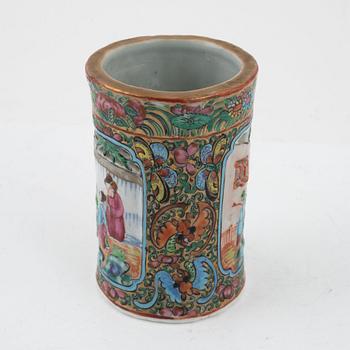 A pierced Chinese Canton vase, 19th century.