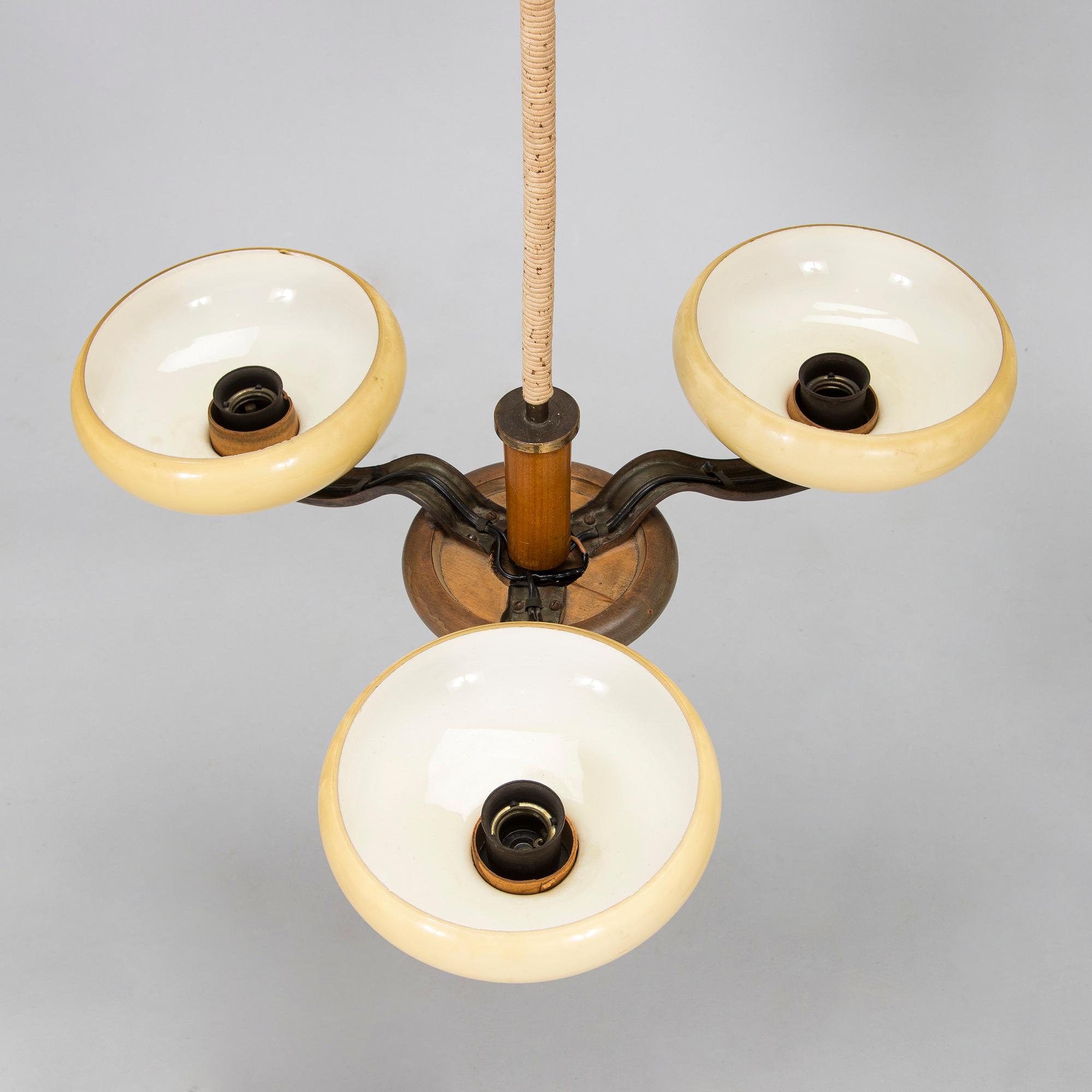 Paavo Tynell, kattovalaisin, malli 1255/3, Taito 1930-luku.