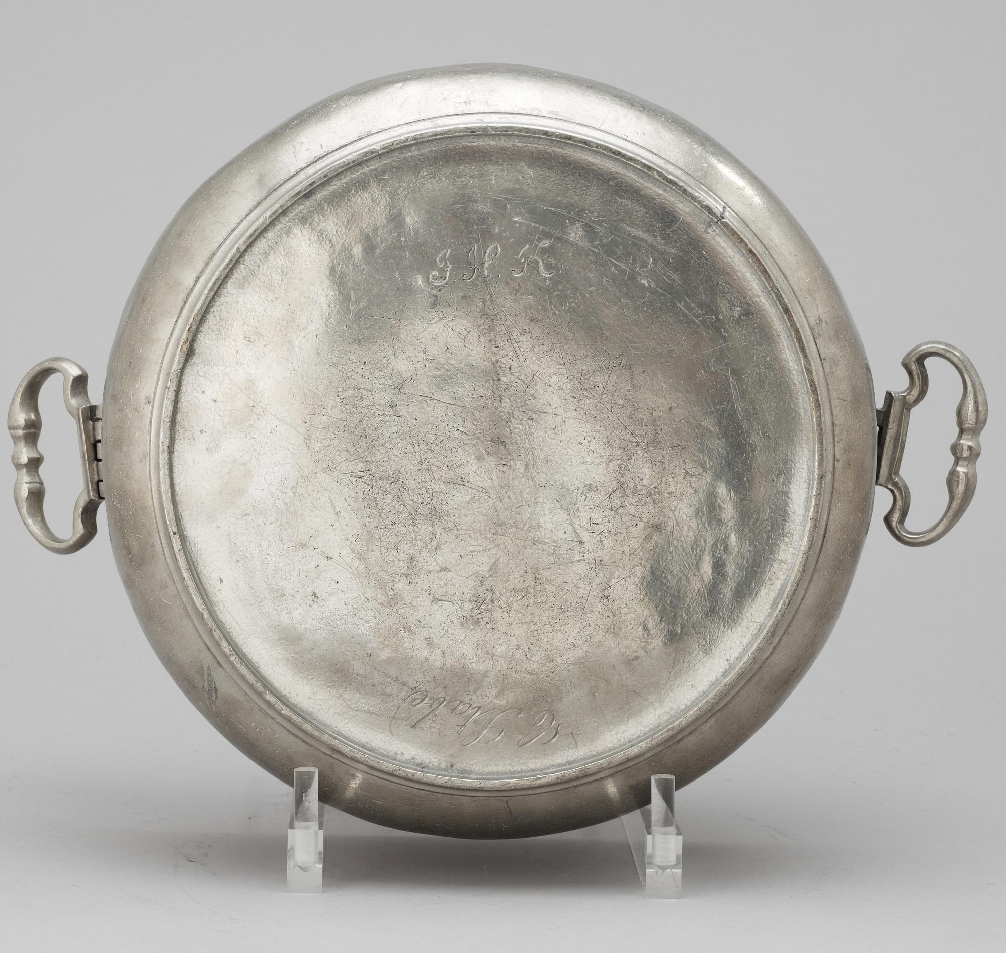 GRÖTSKÅL med LOCK, tenn, 1700/1800-tal.