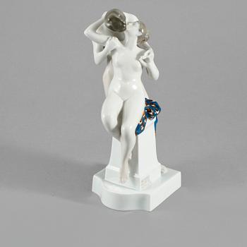 FIGURIN, porslin, signerad Richard Aigner, Rosenthal, München, 1900-talets andra hälft.