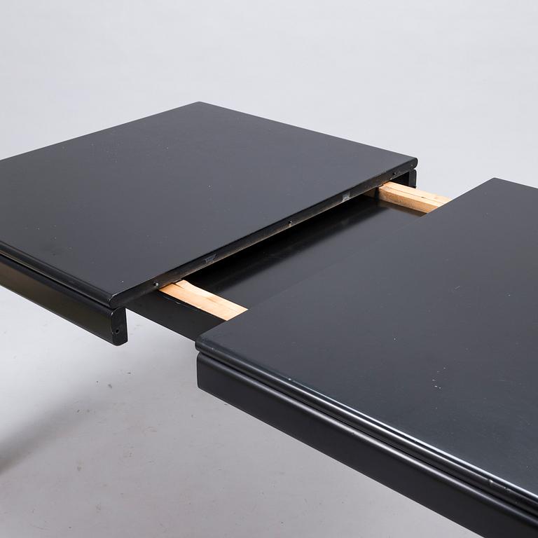 EERO AARNIO, A dinner table and four chairs "Flamingo" for Asko.