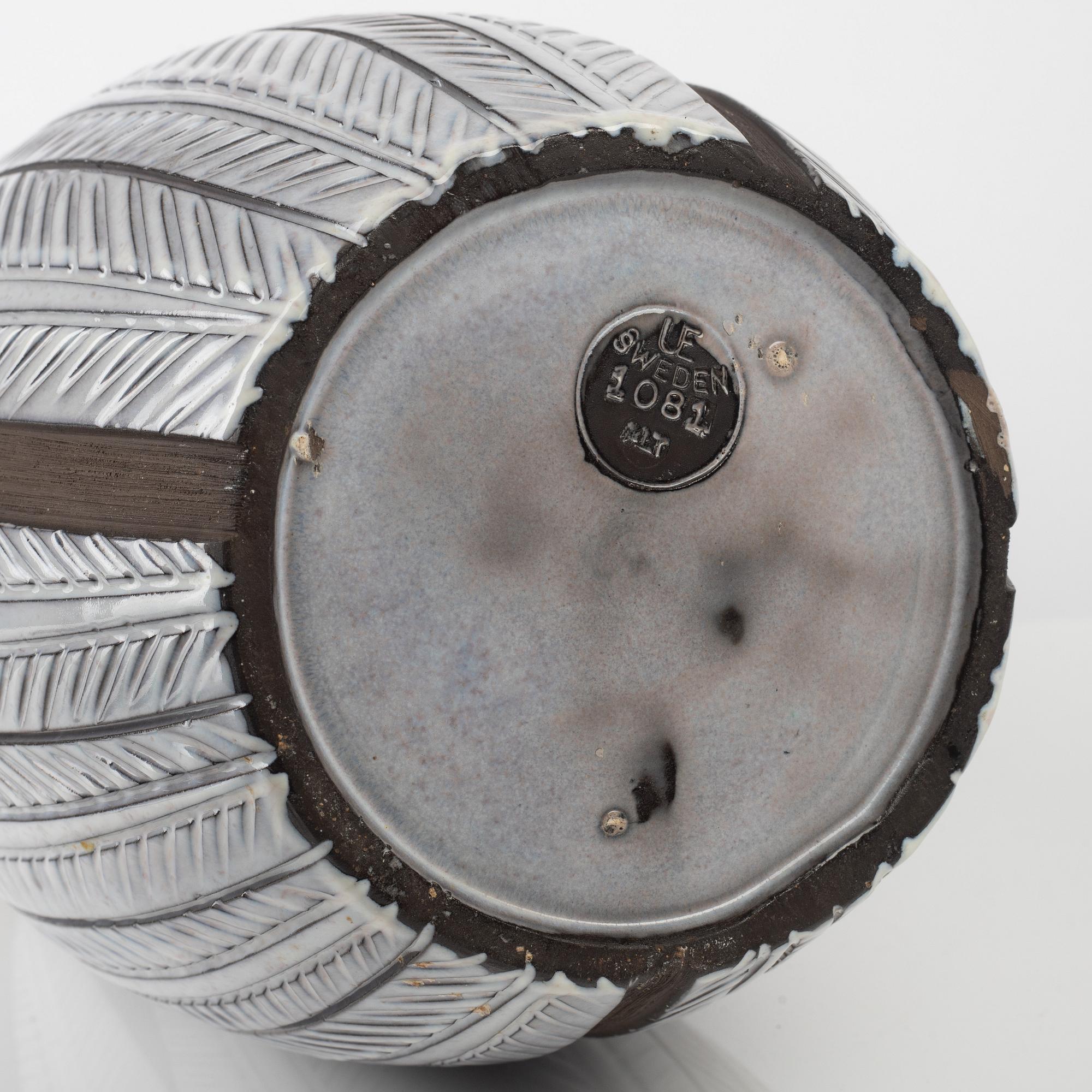 Anna-Lisa Thomson, golvvas, lergods, "Paprika", Upsala-Ekeby.