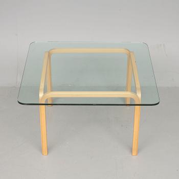 BORD, Alvar Aalto, Artek. Modellen formgiven 1945.