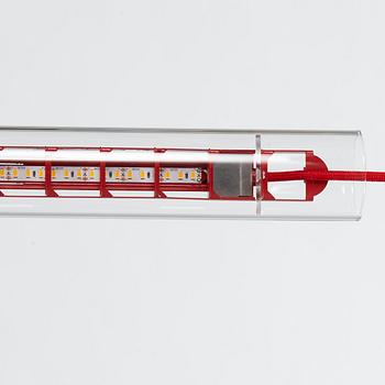 Sebastian Hepting, taklampa, "Tubular Red Diffusor Red Cable", Ingo Maurer, Tyskland.