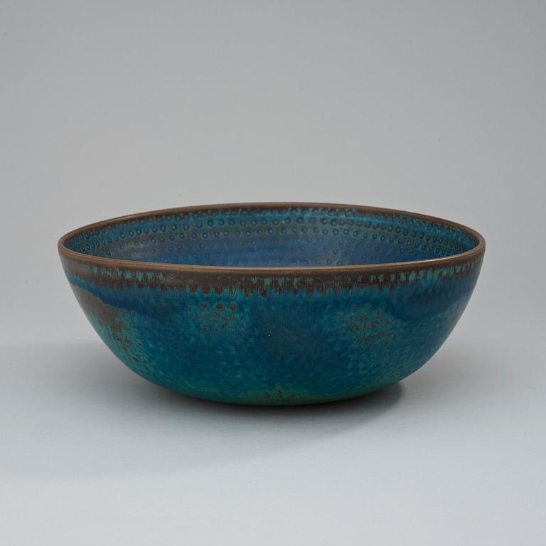 A Stig Lindberg stoneware bowl, Gustavsberg Studio 1958-59.