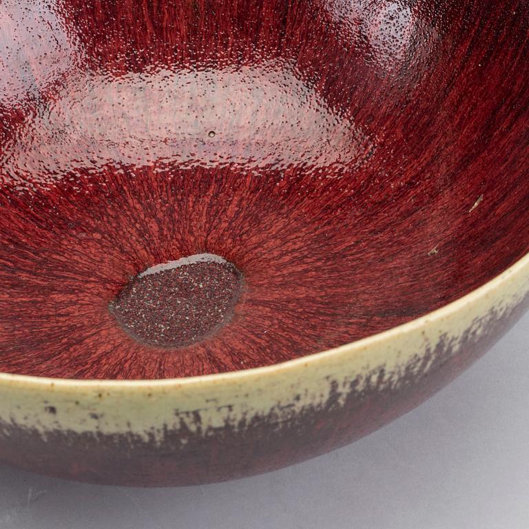 A RUDOLF NILSSON STONEWARE BOWL, Höganäs.