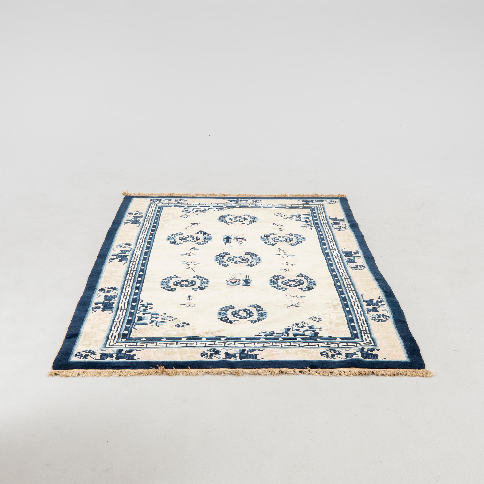 Rug China old approx. 258x149 cm.