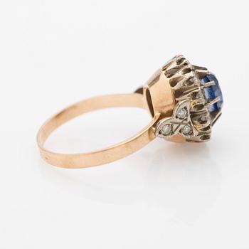 Ring, 18k gold with diamonds and sapphire.