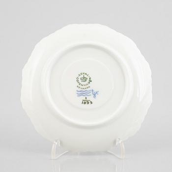 13 half lace "Musselmalet" porcelain coffee cups with saucers, Royal Copenhagen, Denmark.