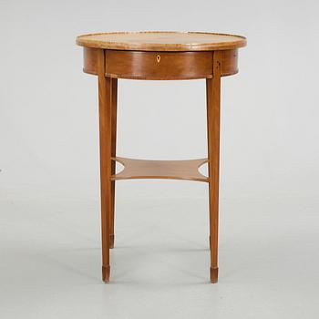 BORD. Sengustaviansk stil, 1900-talets första hälft.