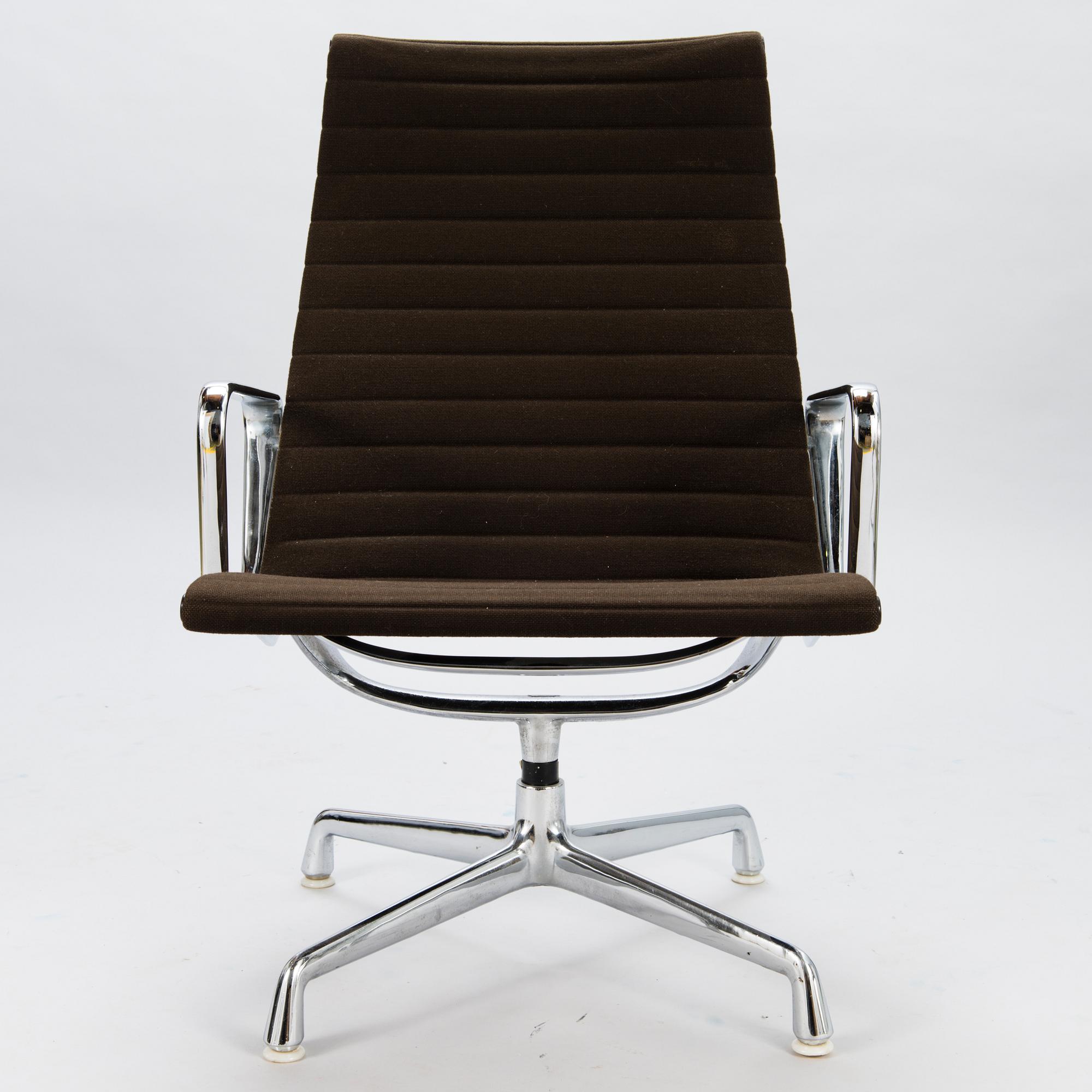 CHARLES & RAY EAMES, An office chair / armchair Aluminium Group 'EA 115/116', Herman Miller, Vitra.