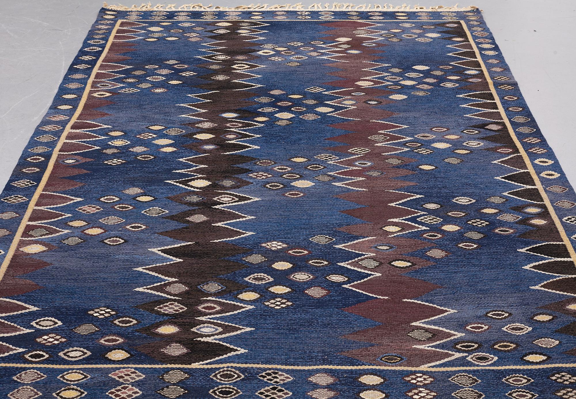 Barbro Nilsson, A CARPET, "Snäckorna", flat weave, ca 278 x 191,5-194 cm, signed AB MMF BN.