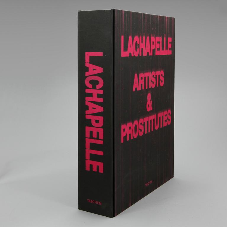 FOTOLITTERATUR, "Artist and prositutes", David LaChapelle, numrerad 0744/2500 och signerad. 2006.