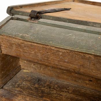 Box, folk art, 19th century.