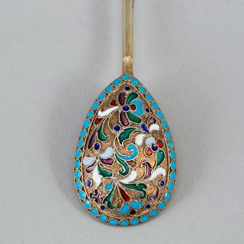 A Russian 20th century silver-gilt and enamled tea-spoon, unidentified makers mark, Moscow 1908-1917.