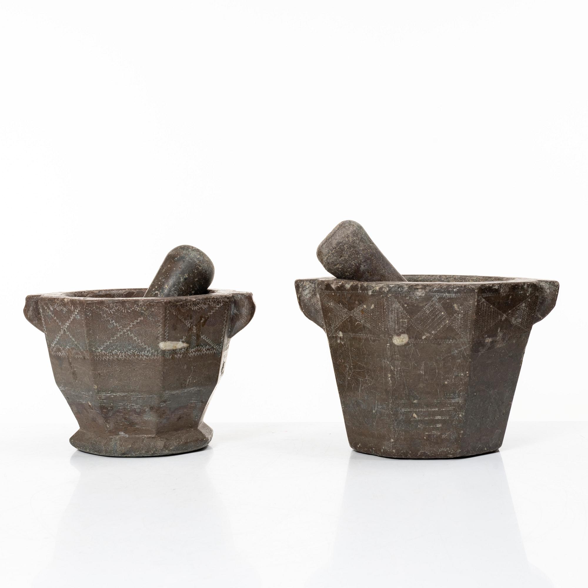 Mortlar, två st, 1800-tal.