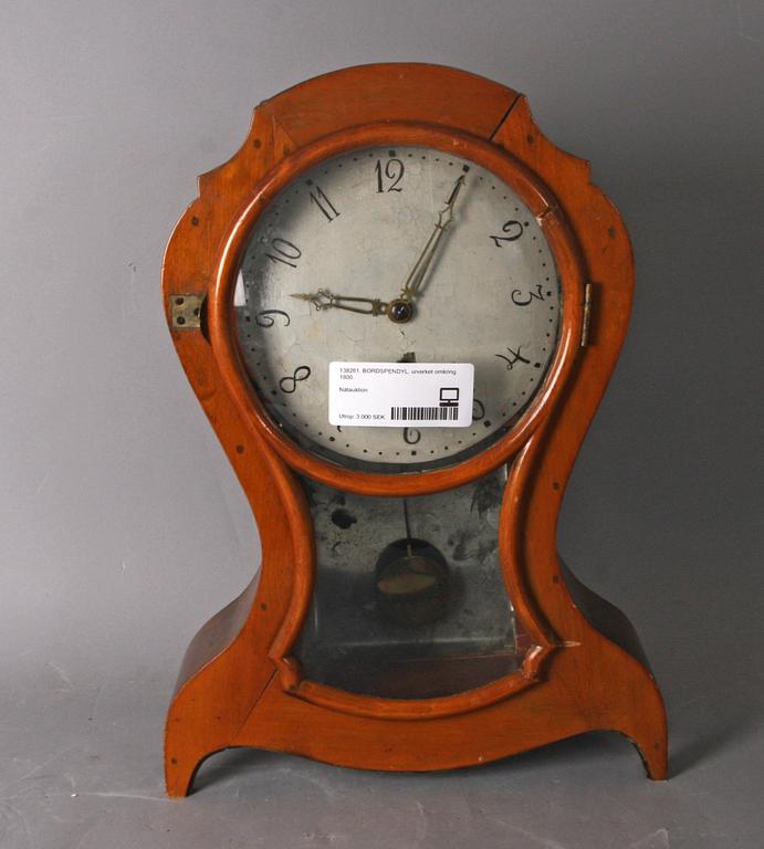 BORDSPENDYL, urverket omkring 1800.