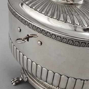 SOCKERSKRIN, silver, empire, Anders Lundqvist, Stockholm 1832. Vikt 828 g.