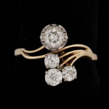 RING, 14k guld med gammalslipade diamanter tot ca1,12ct. Vikt ca4g.