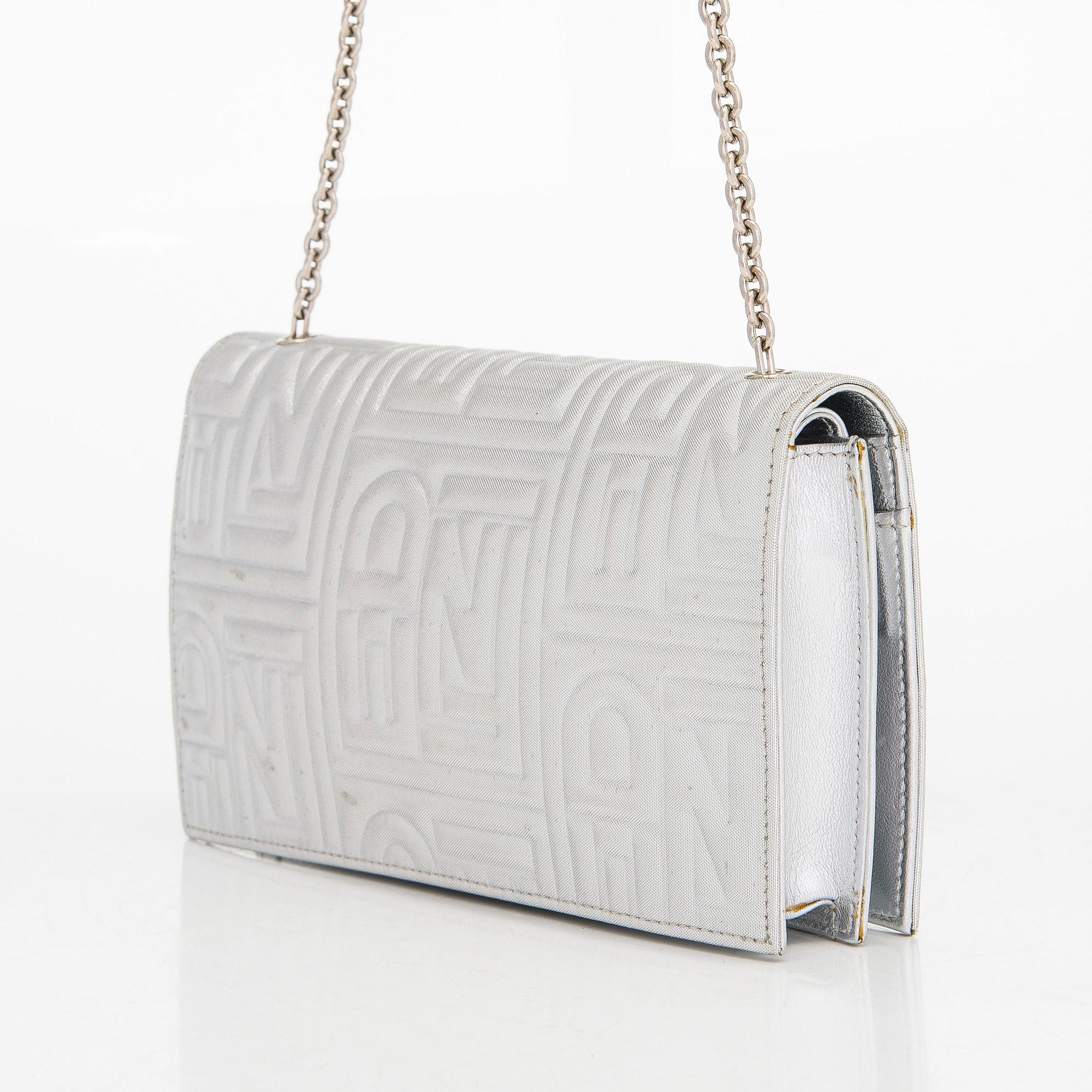 Fendi, A 'wallet on chain', bag.