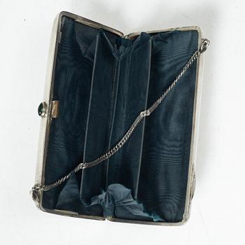 A Russian silver purse, Moscow, 1908-26.