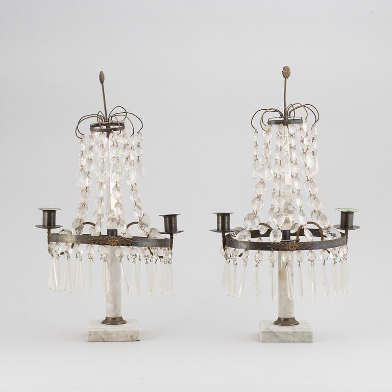 BORDSLYSTRAR, ett par, Louis XVI-stil, 1900-tal.